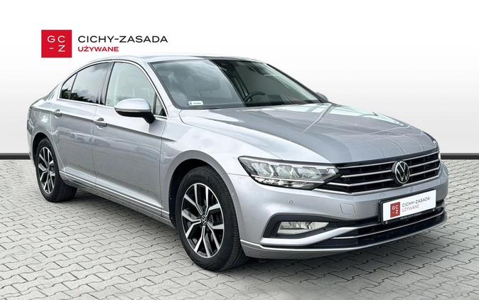 Volkswagen Passat cena 97900 przebieg: 55034, rok produkcji 2020 z Przedbórz małe 301